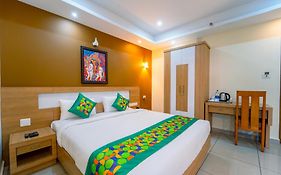 Treebo Sree Varshavilas Regency, 500 Mtrs From Guruvayoor Temple